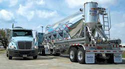 Service Transport tank trailer