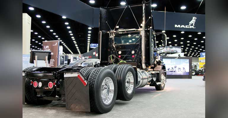 Mack Load Logic 6x2 liftable pusher axle