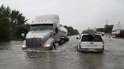Bulktransporter 4465 Tank Truck Hurricane Flooding Joe Raedle Getty 841011184