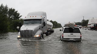 Bulktransporter 4465 Tank Truck Hurricane Flooding Joe Raedle Getty 841011184