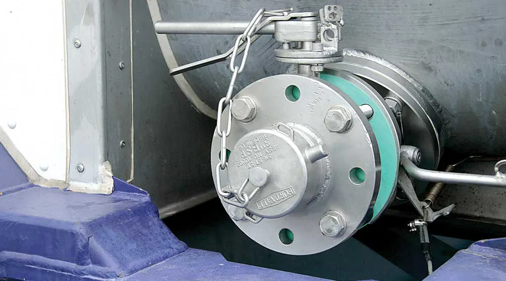 Bolted-flange connection takes balance | Bulk Transporter