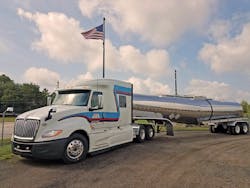 Service Transport Intl tractor Service Transport Intl tractor