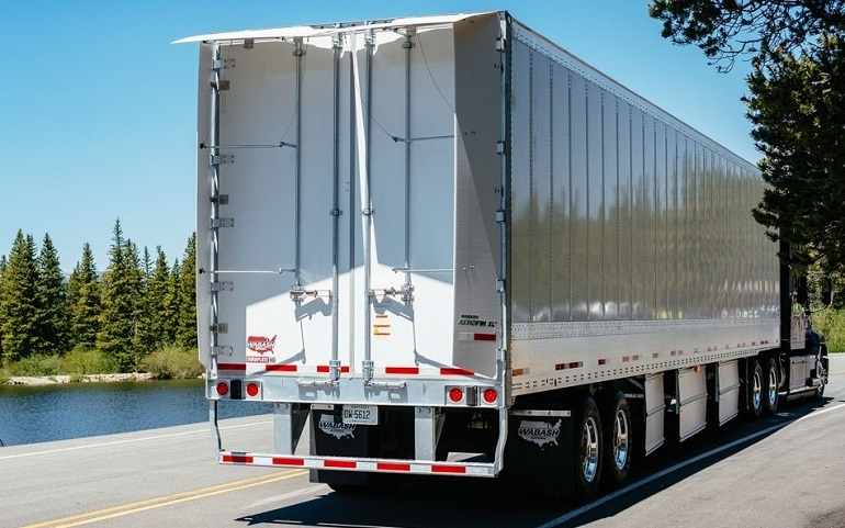 trailer with aero devices