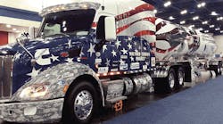 Bulktransporter 678 Patriotic Truck