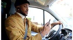 Bulktransporter 6981 Motion Intel Driver Holding Phone While Driving