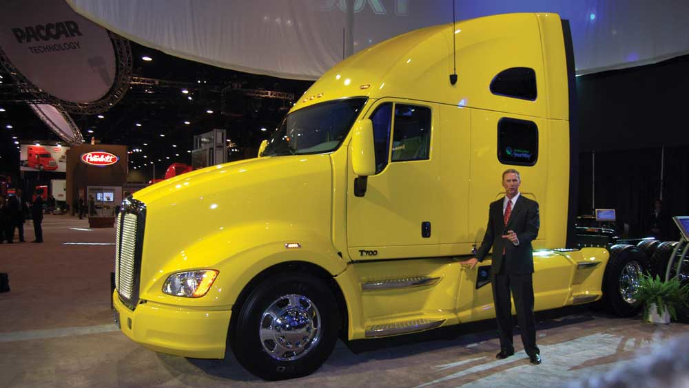 Bill Kozek described features of the new Kenworth T700 when it was introduced at MATS