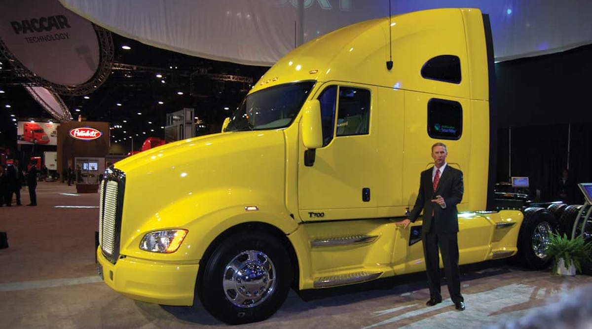 Bill Kozek described features of the new Kenworth T700 when it was introduced at MATS.