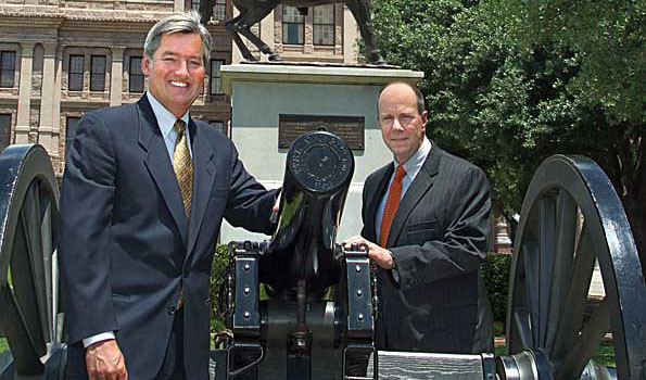 Hans Schaupp left LCL Bulk Transport Inc passed the National Tank Truck Carriers Inc chairman duties for the 20132014 term to James Shaeffer McKenzie Tank Lines Inc Schaupp was the 20122013 chairman