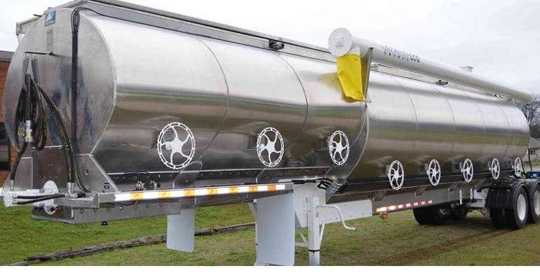 Warren Mfg feed trailer