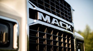 Bulktransporter 7657 Mack Trucks Grill