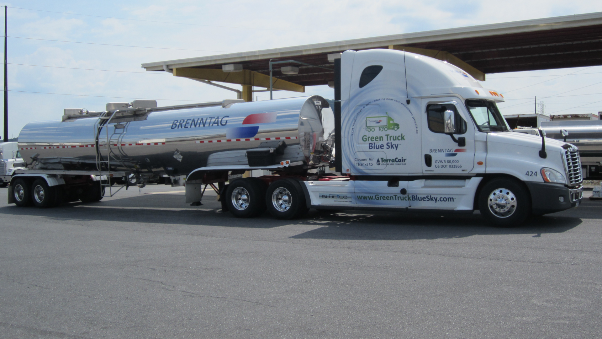 Brenntag renews with SmartDrive Bulk Transporter