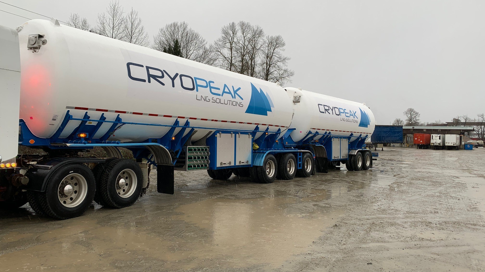 Cryopeak Super B-train LNG trailer