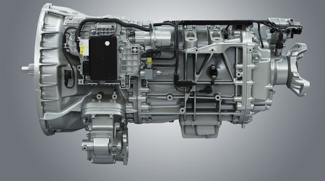 Detroit expands DT12 transmission series, improves DD15 engine