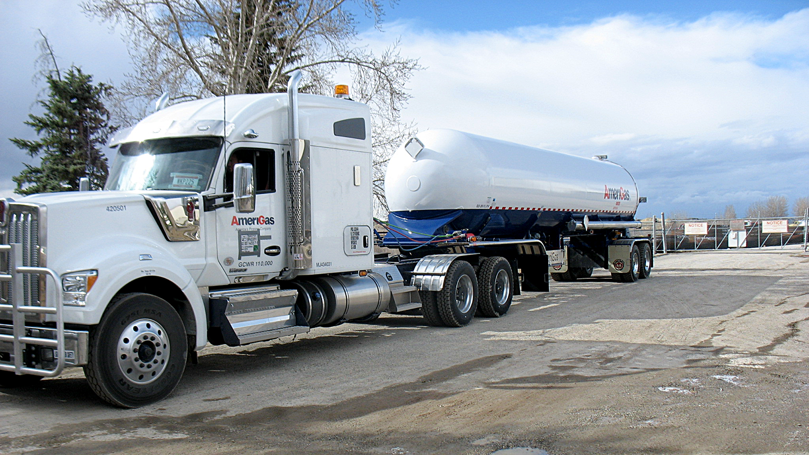 Dynamic Delivery AmeriGas keeping America fueled amid COVID19 crisis Bulk Transporter