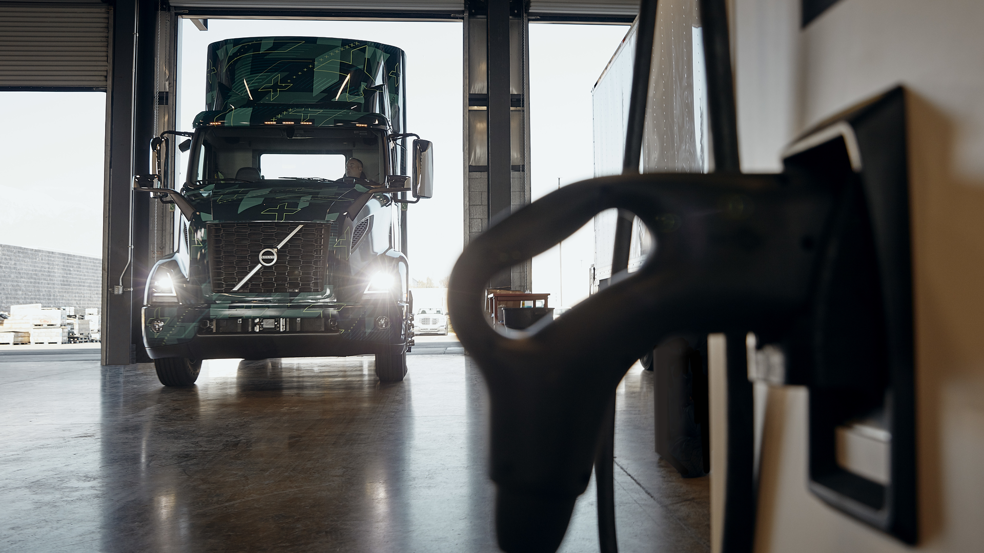 Volvo Vnr Electric With Charging Station 5f4fa84e55df9