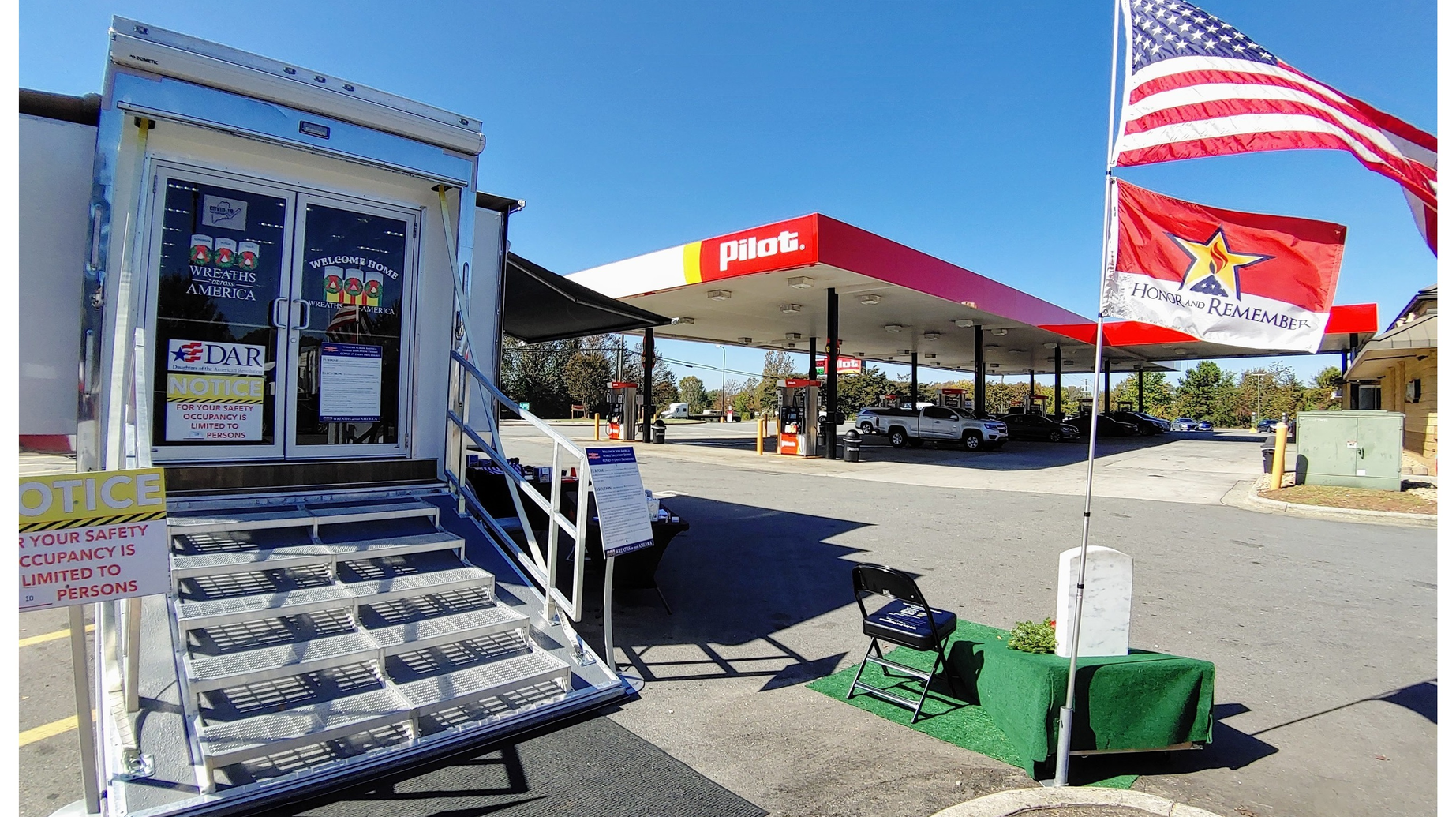 Pilot Company Wreaths 5f9ace8d3fd00