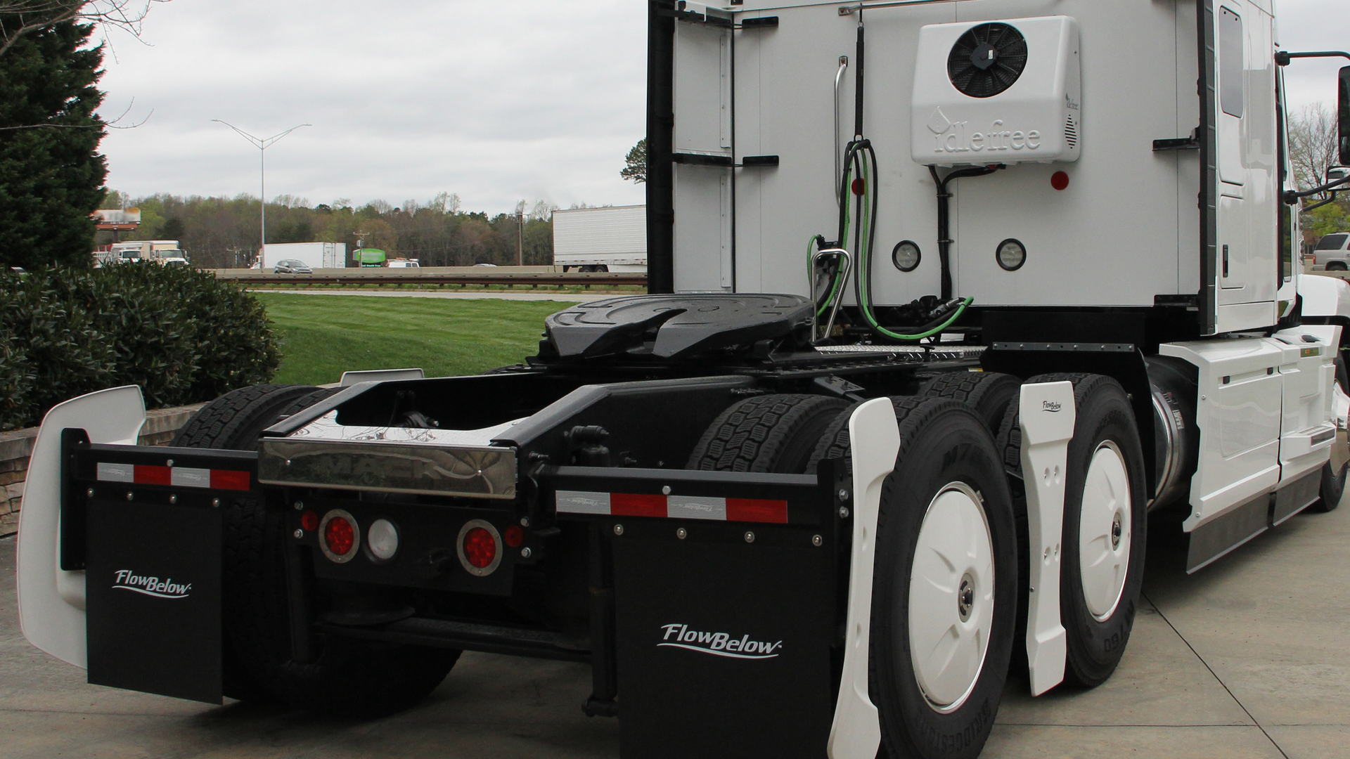 201026 Mack Anthem Flow Below 5fa018359e8a5