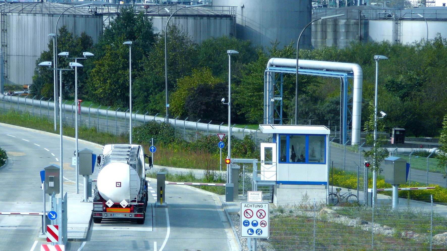 Implico Terminal Entrance 60181b830cdc5