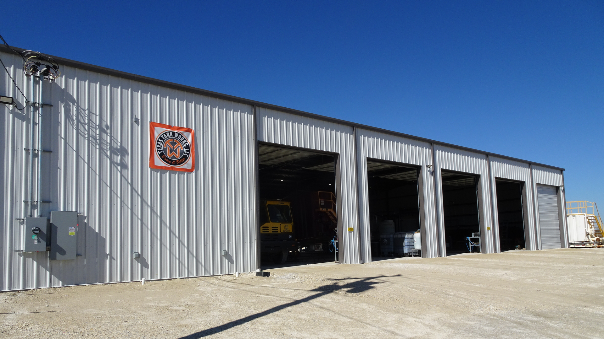 Texas Tank Works ‘does it better’ Bulk Transporter