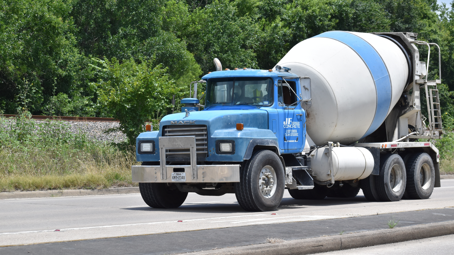 Cement Truck 5240567 604781fe9b690