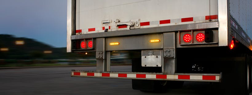 Pulsating brake-activated lamps, in addition to standard steady-burning brake lamps, can help avoid rear-end collisions.