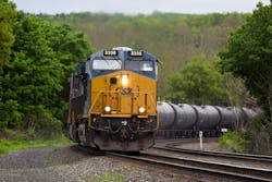 CSX tank cars hold 25,000 gallons of product, or approximately four tank trailer loads. CSX tank cars hold 25,000 gallons of product, or approximately four tank trailer loads.