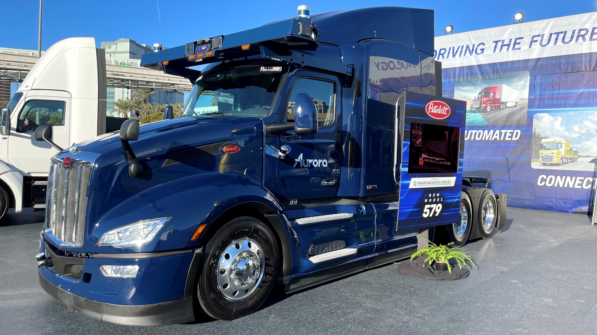 Peterbilt New Model 579 With Aurora Autonomous System 61dd91617cc62