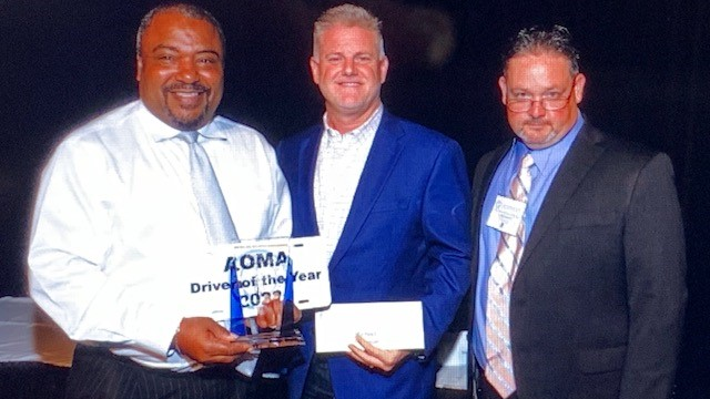 TTE’s Robinson named 2022 AOMA Driver of the Year Bulk Transporter