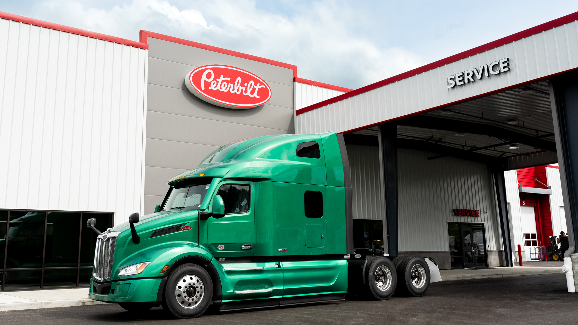 Dobbs Peterbilt opens new Western region headquarters Bulk Transporter