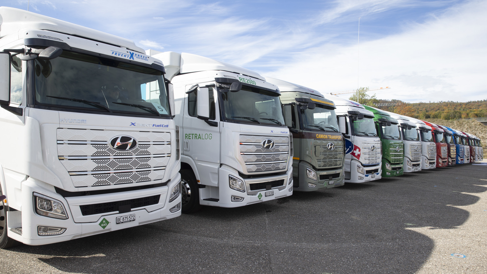 Hyundai Hydrogen Trucks Photo 1 6363bb8c81664