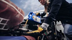 Shell Rotella T6 10 W 30 Pour Photo 63642229b89bd 636920a62c3ae Shell Rotella T6 10 W 30 Pour Photo 63642229b89bd 636920a62c3ae