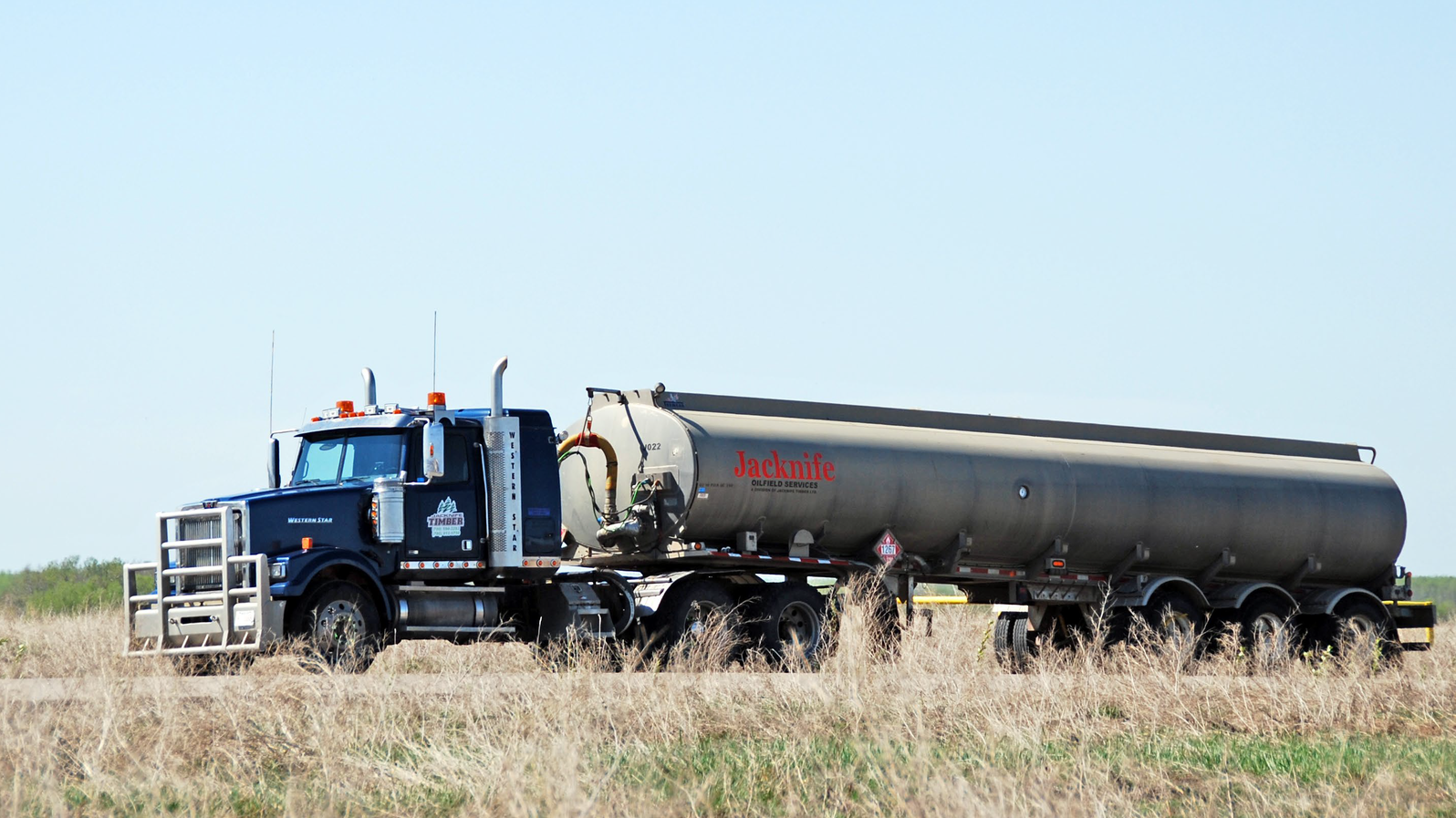 Trimac takes on Jacknife Oilfield Services Bulk Transporter
