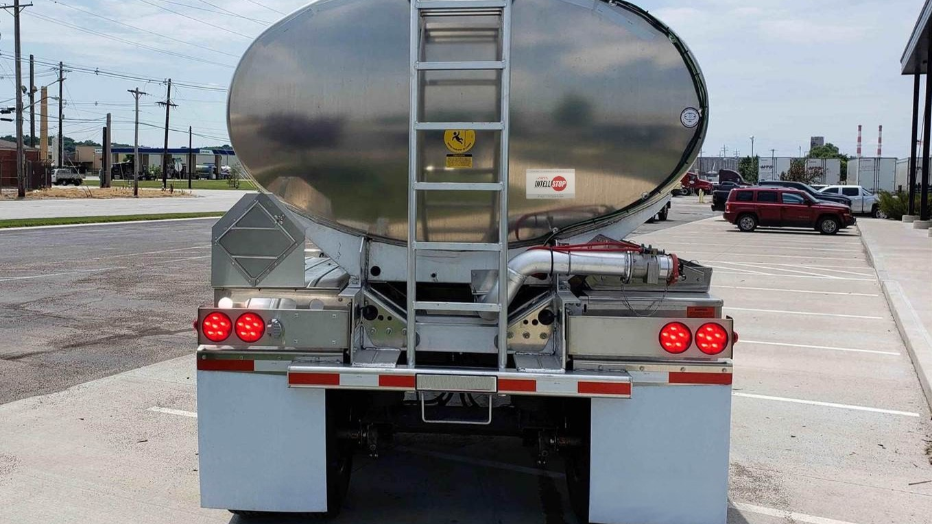 Intellistop Trailer With Lights 64b7f8a3c5b07