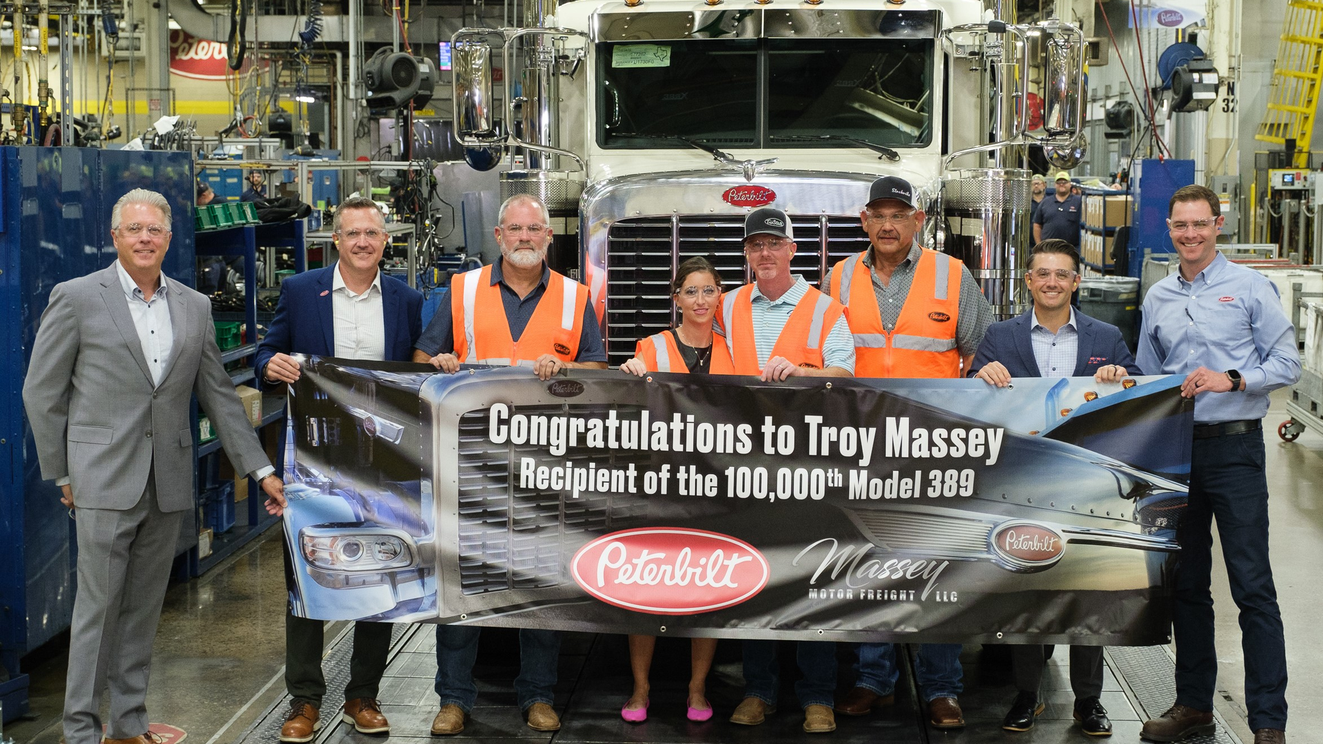 Peterbilt S 100 000th Model 389 Presented To Massey Motor Freight 6503028150d78