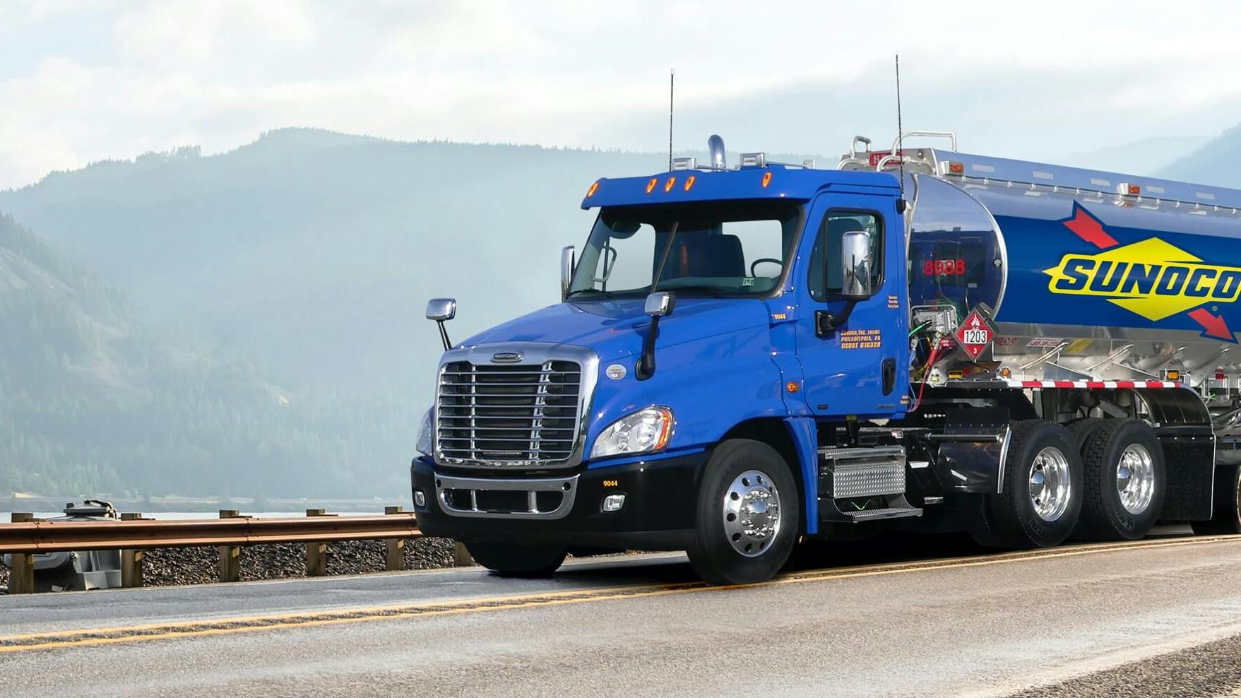 65a94fb16bc08b001e8dcebd Sunoco Truck 2