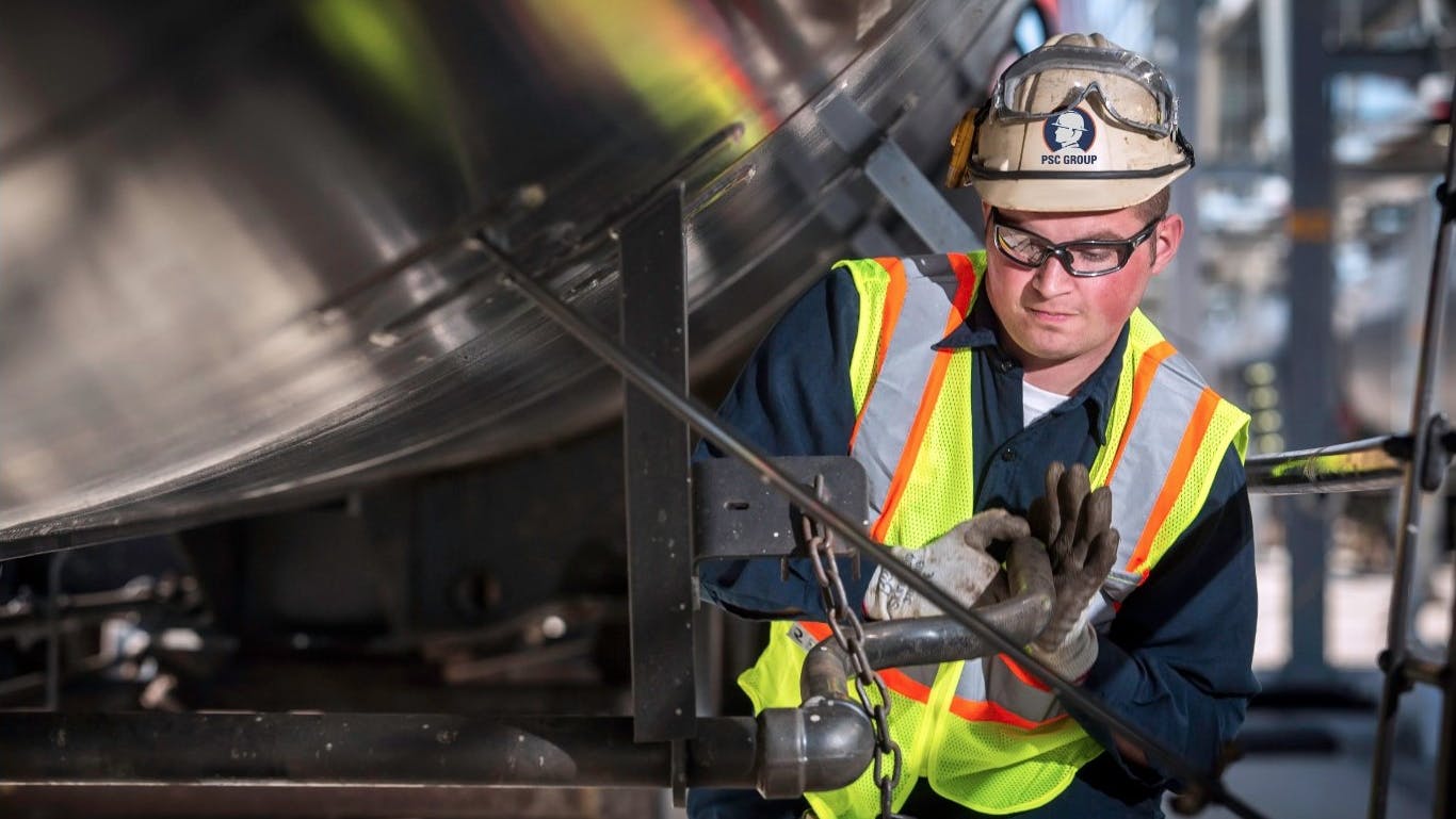 661401bf379e82001e807f85 Psc Group Truck Loading