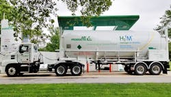 662bbd65ddea88001ec79024 Ap013688liquidhydrogentrailer16x9 662bbd65ddea88001ec79024 Ap013688liquidhydrogentrailer16x9