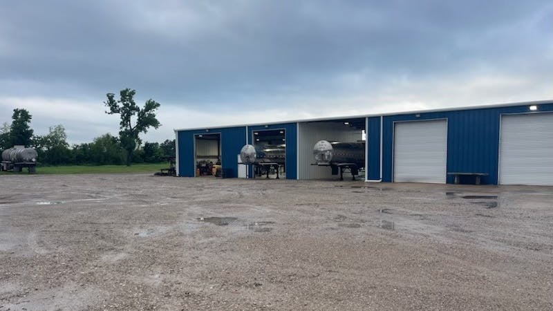 6644becd3504596efb825caf Tank Tex Bays