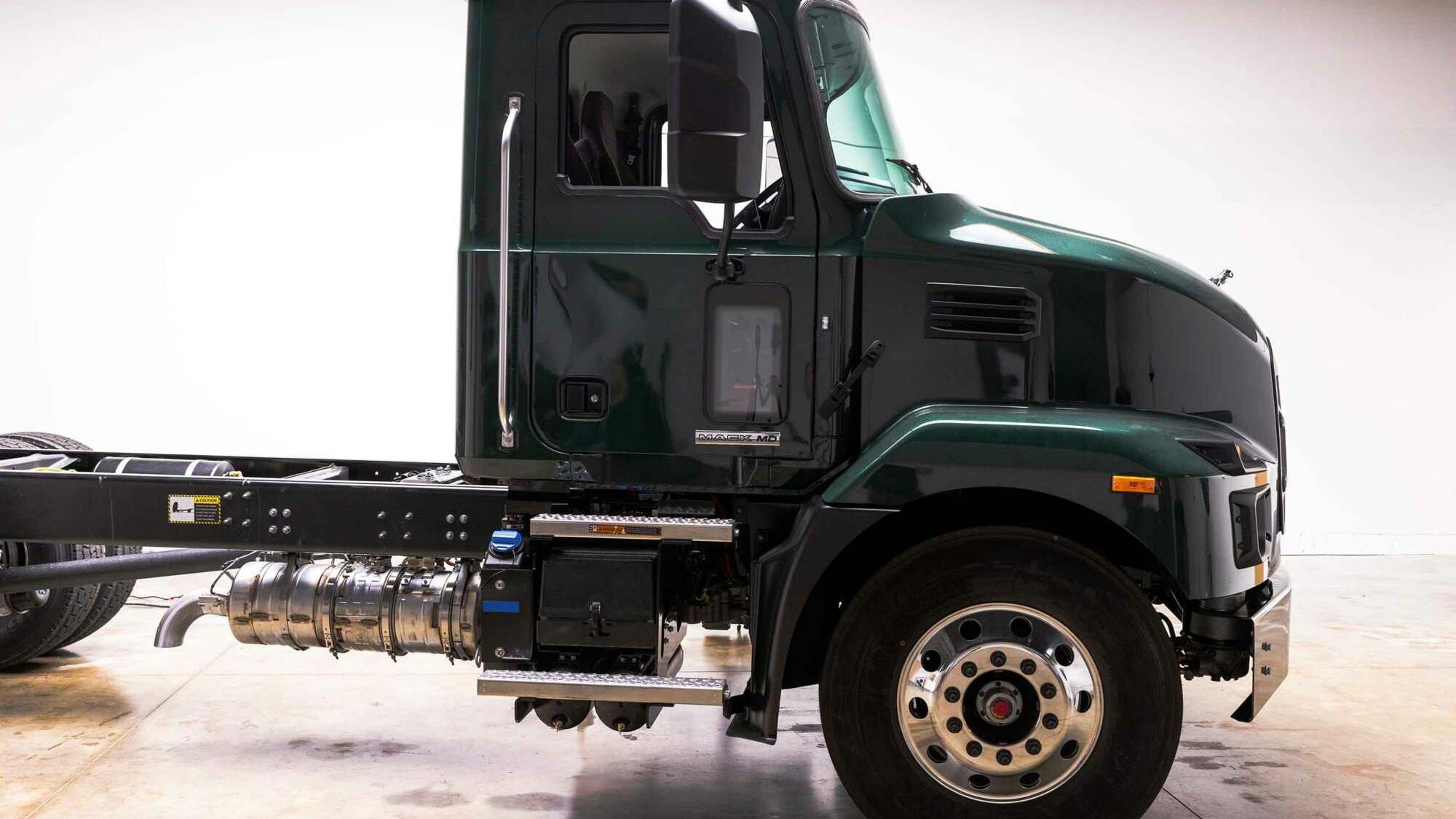 66bdfad2409d9705a57c35fe Macktruckslaunchesrefreshedmackmdseries