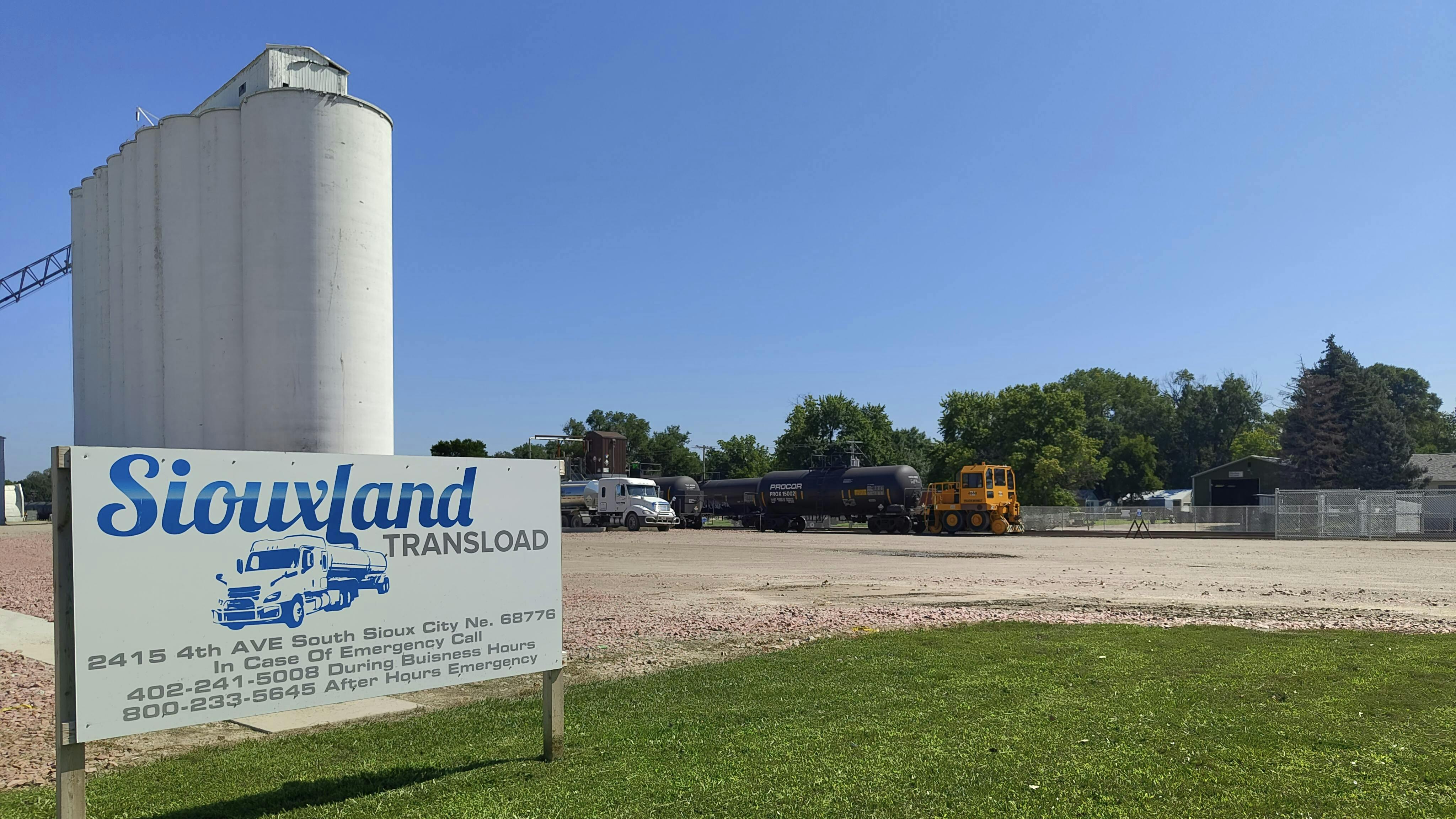 66cdce3063bf47853ced9ce3 Liquid Trucking Siouxland Transload Sign