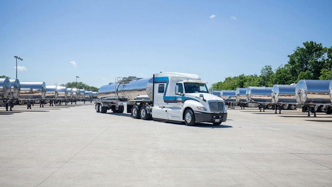 673762abcb2a612d74ede642 Service Transport Truck