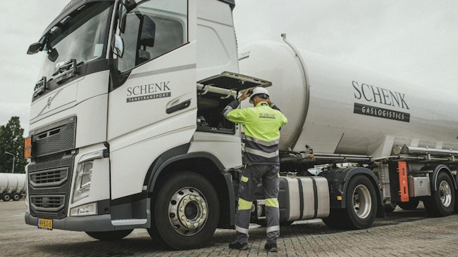 Schenk UK recently contracted with Air Liquide to provide long-term nationwide transportation of bulk gases across the United Kingdom using a dedicated fleet of vehicles and specialized trailers.