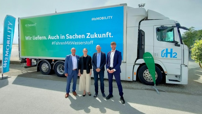 From left to right are Axel Remplewski, Hoyer managing director for global gas logistics; Anna Krüger, Hoyer head of sales for global gas logistics; Frank Fronzke (H2 Mobility COO and managing director; and Eike Diercks, H2 Mobility sourcing and logistics manager.