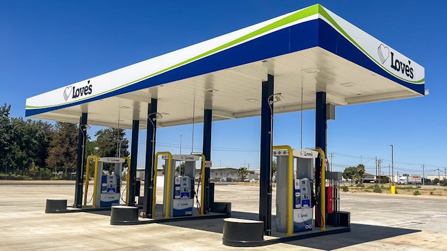Strategically selected for its prime highway location, the new Fresno facility features six CNG fuel dispensers and is the first station opened under the new Love’s Alternative Energy brand.
