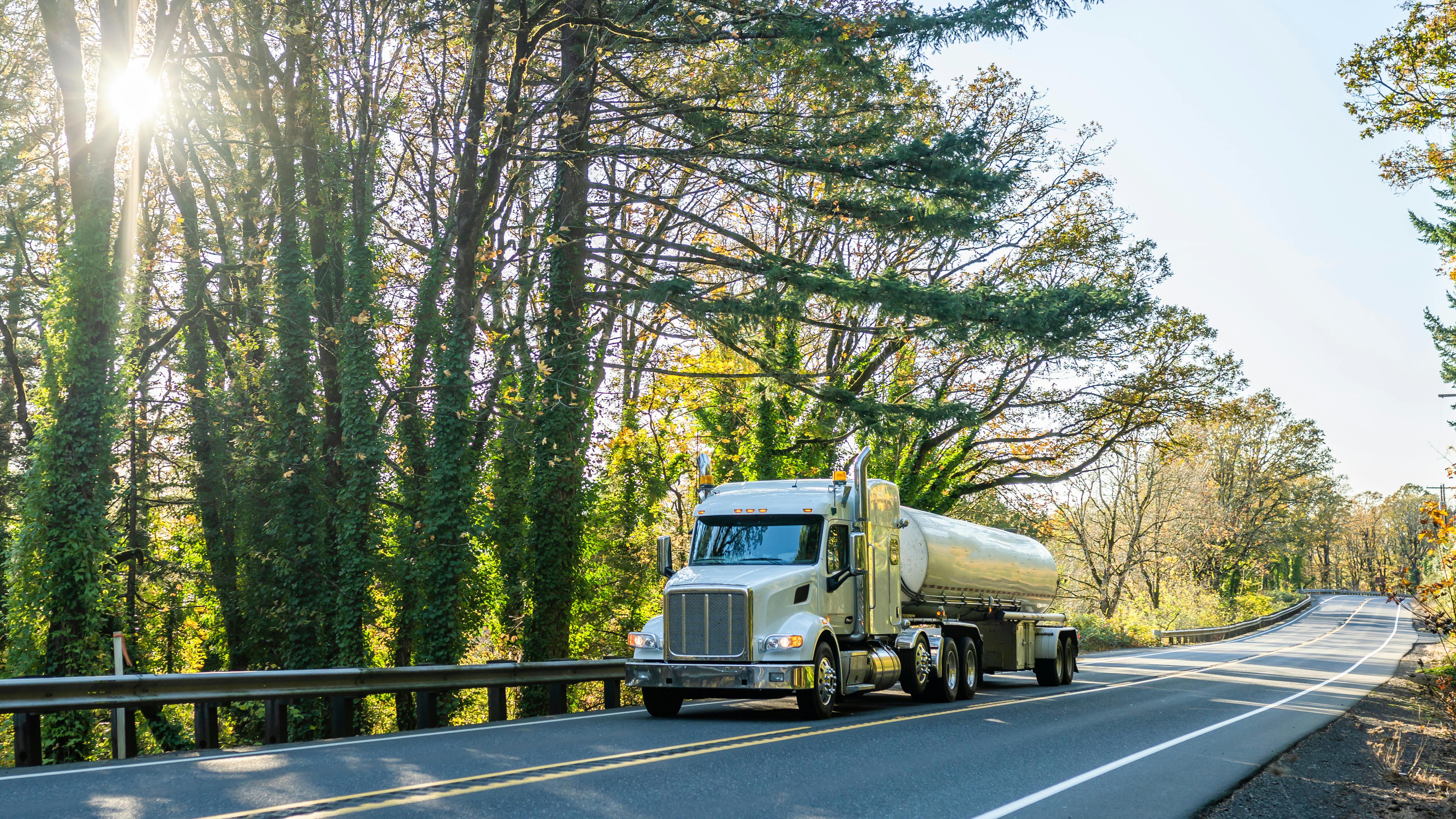 Truck freight tonnage rises 0.6% in July after falling 0.7% in June, according to new data from the American Trucking Associations.