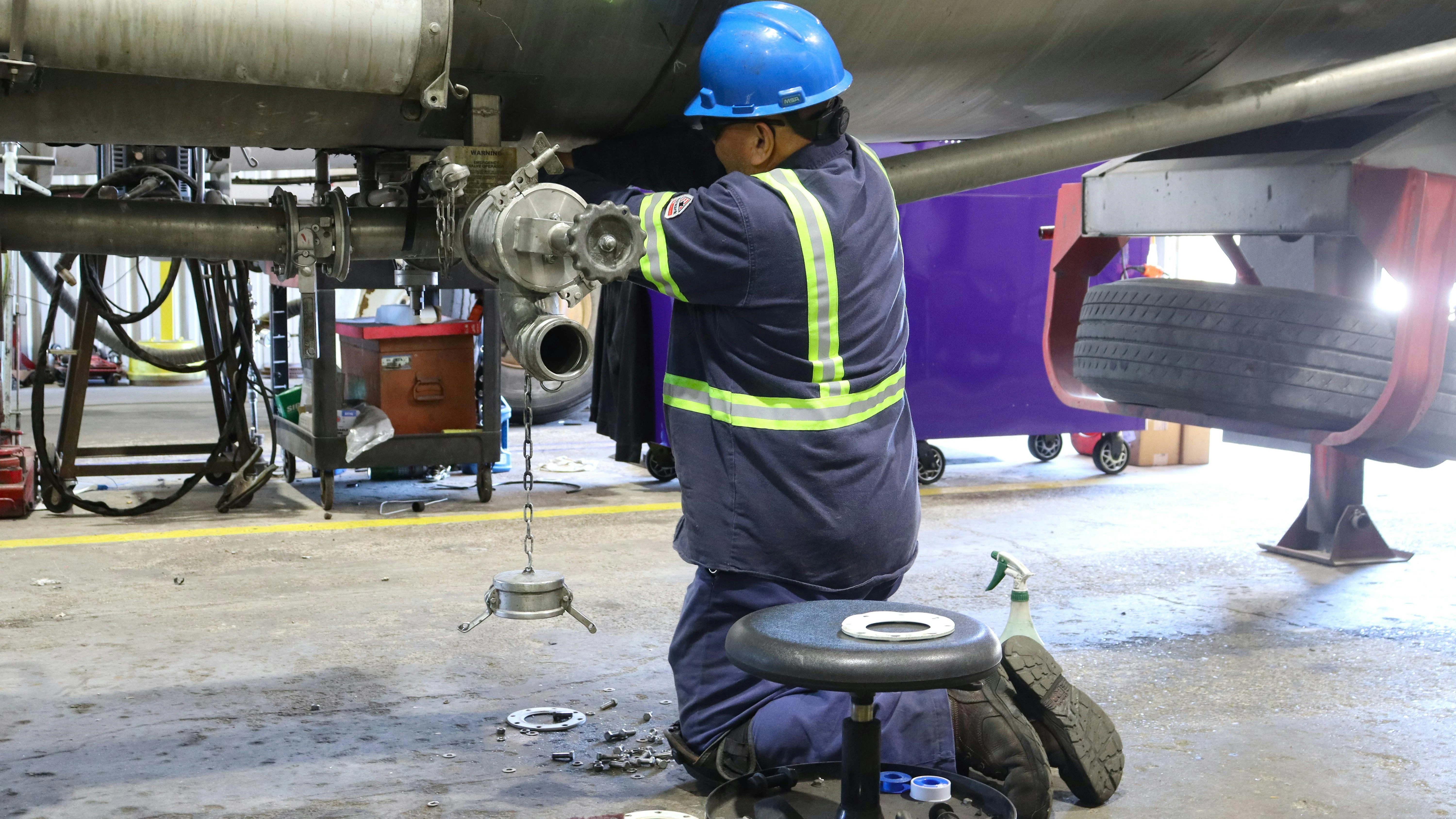 The latest Decisiv/TMC parts and labor benchmark report highlights a moderation in maintenance costs, with reductions in expenses across several VMRS systems driven by softer manufacturing and construction sectors.