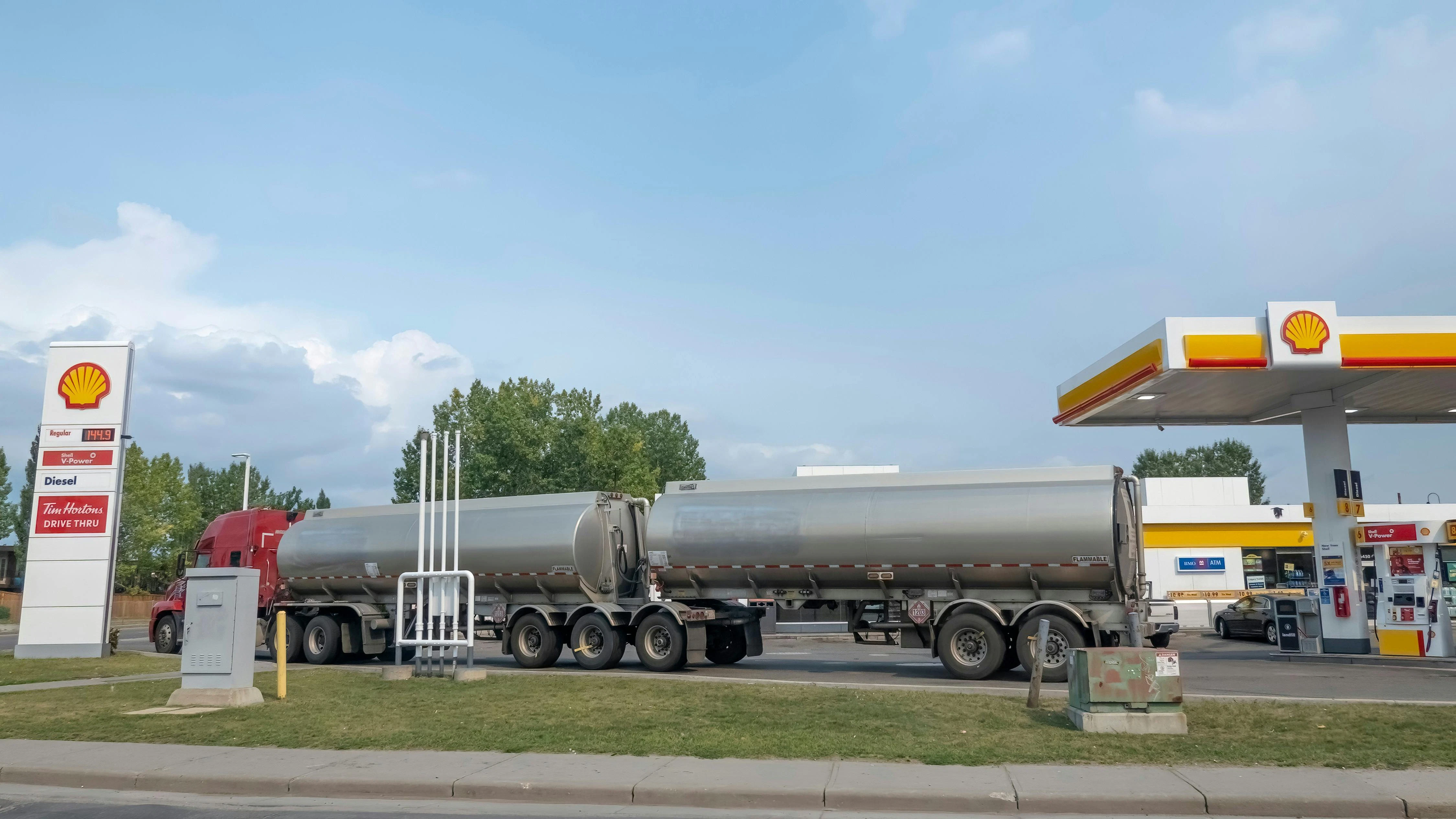 Focusing on pattern recognition and proactive strategies, Transmetrics emphasizes the importance of agility, predictive analytics, and targeted resource allocation to navigate fuel crises, geopolitical tensions, and demand swings effectively.
