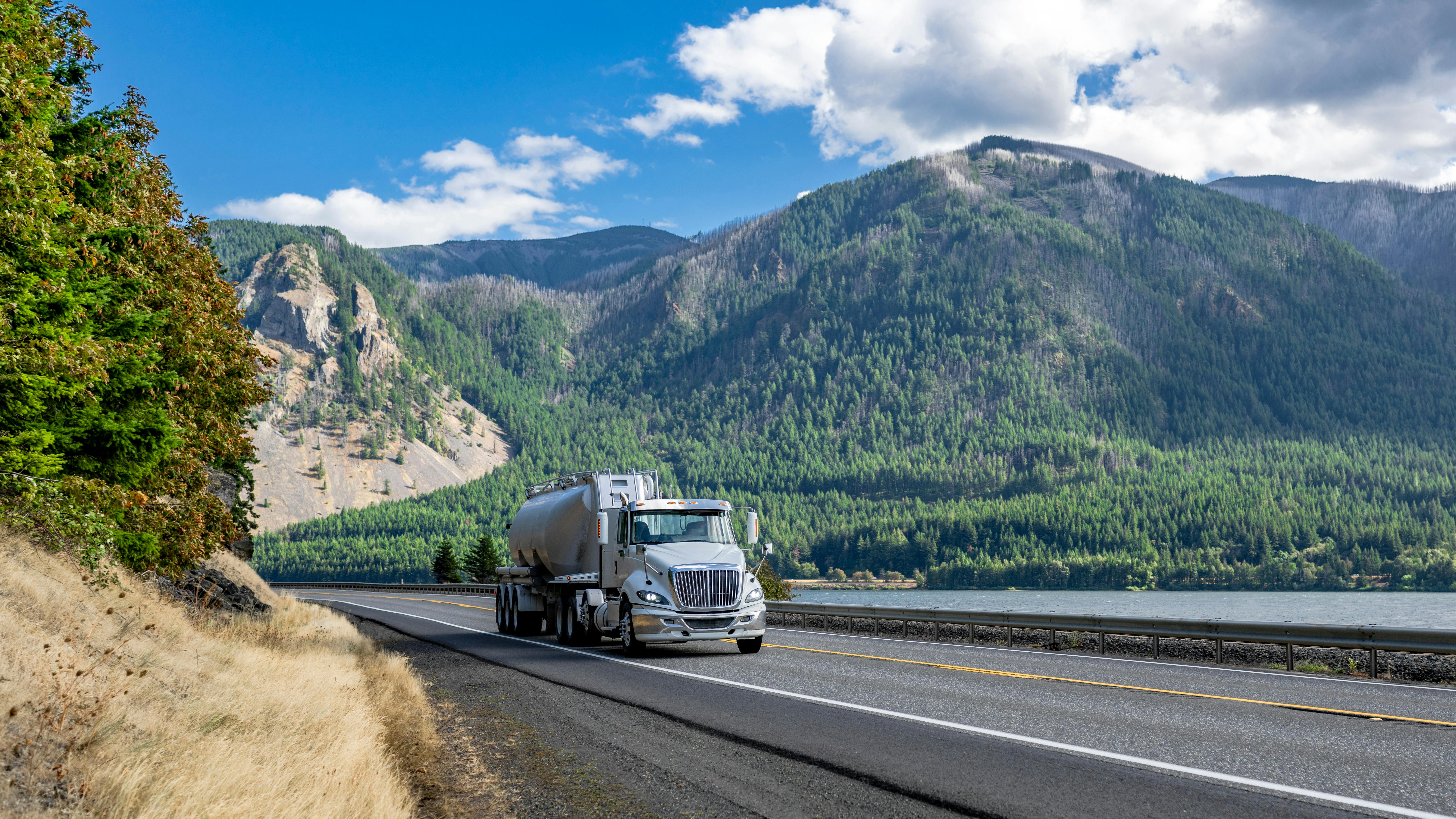 The BUILD America 250 Act, a comprehensive five-year transportation bill, introduces a 10% axle weight variance for dry bulk haulers, enhancing operational flexibility while maintaining federal weight limits. Industry leaders praise this practical reform as a significant step forward in freight transportation policy.