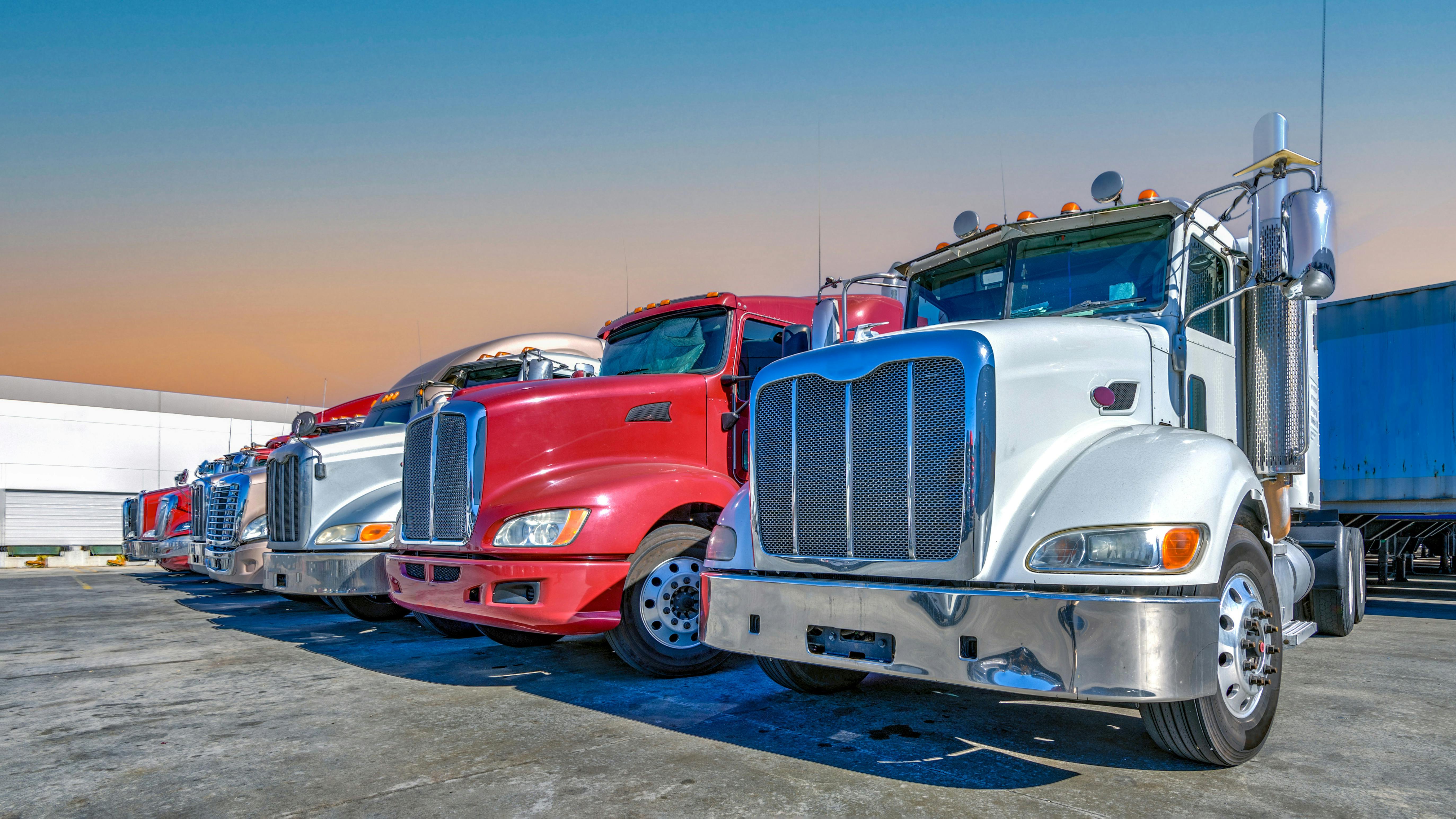 With remaining 2026 build slots expected to fill soon, the market is shifting from order-driven to capacity-allocation, amid ongoing policy uncertainties, including USMCA and potential tariff changes, which could impact fleet timing into 2027, FTR reports.