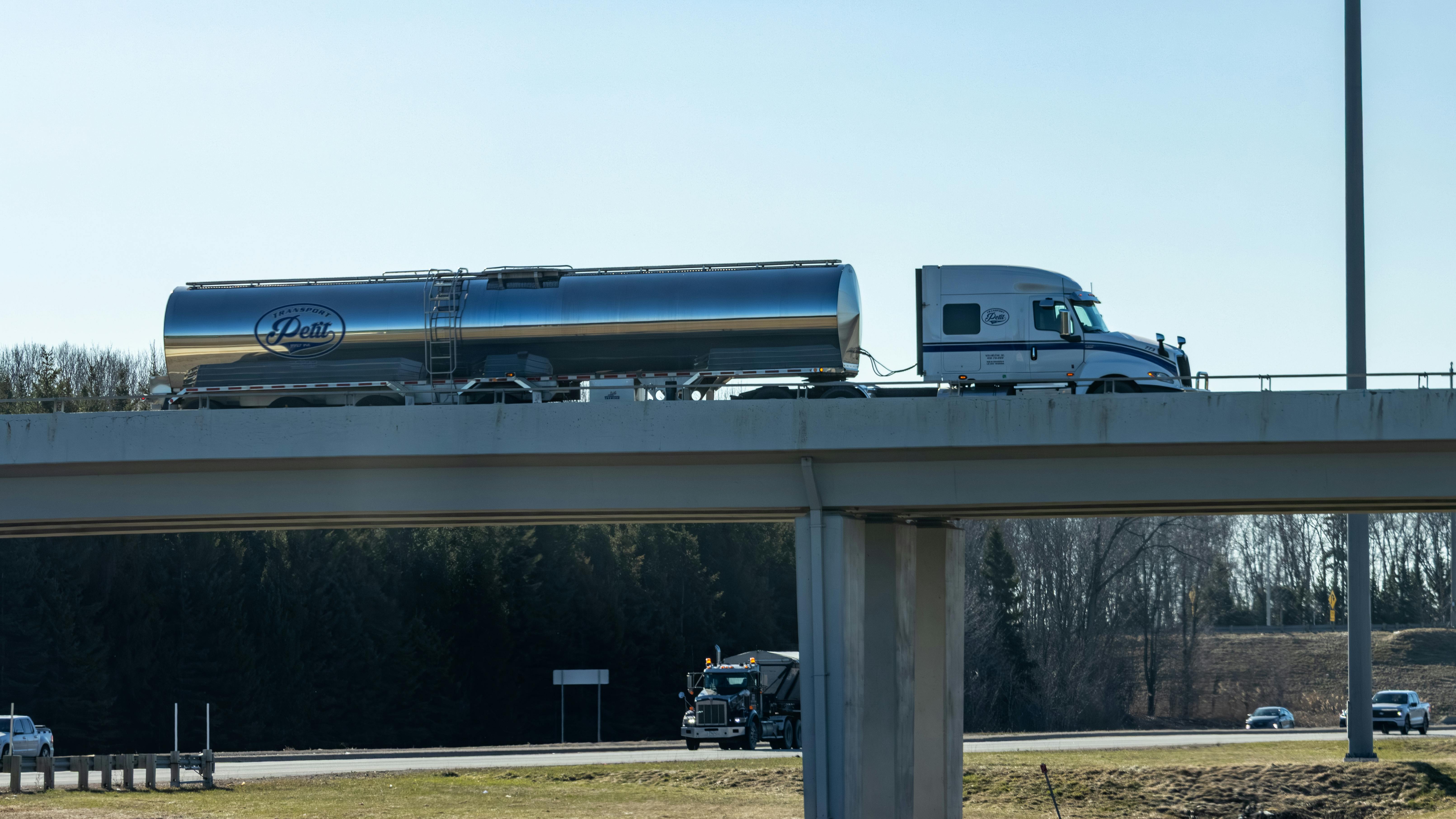 The ATA For-Hire Truck Tonnage Index remained relatively stable in June, decreasing just 0.1% from the previous year, but the first half of 2025 saw a modest 1.4% increase compared to last year. The data indicates a cautious recovery amid recent volume declines.